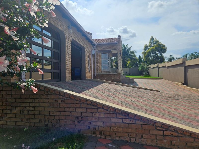 Stunning family home for sale - Photo 5