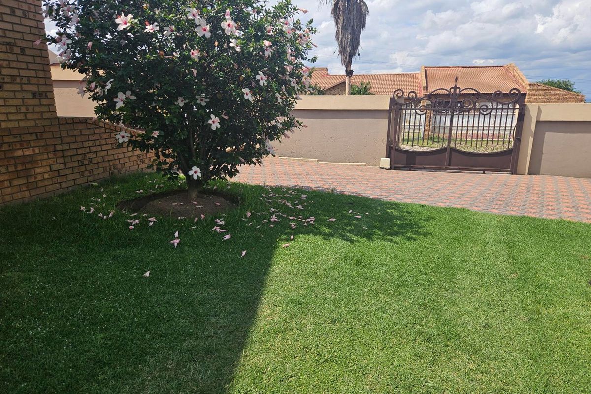 Stunning family home for sale - Photo 4