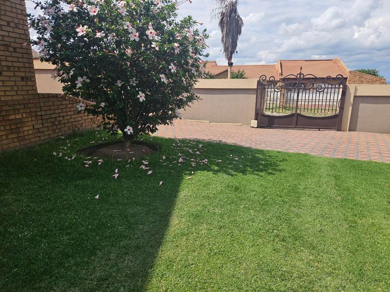 Stunning family home for sale - Photo 4