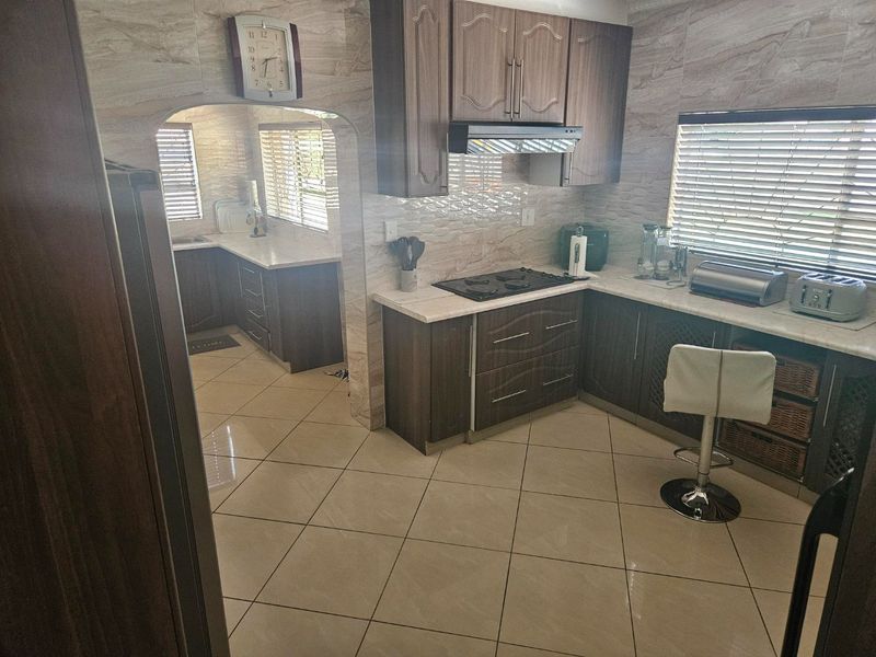 Stunning family home for sale - Photo 8