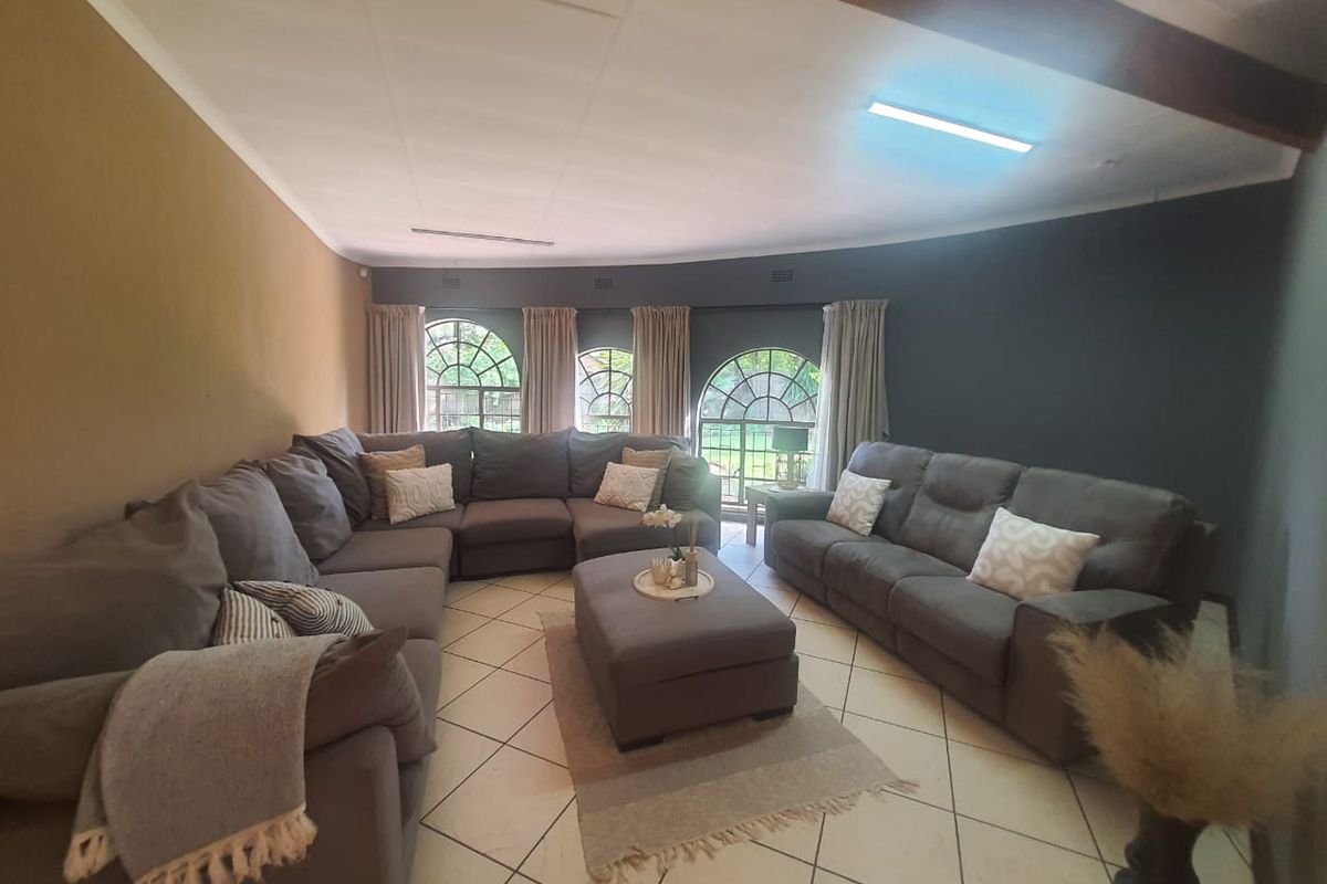 Diamond In Immaculate Condition - Photo 3