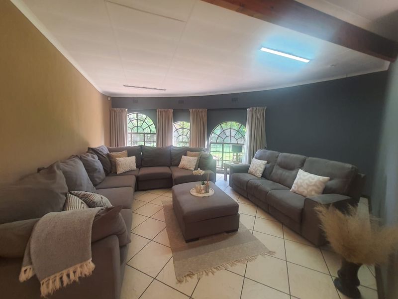 Diamond In Immaculate Condition - Photo 3