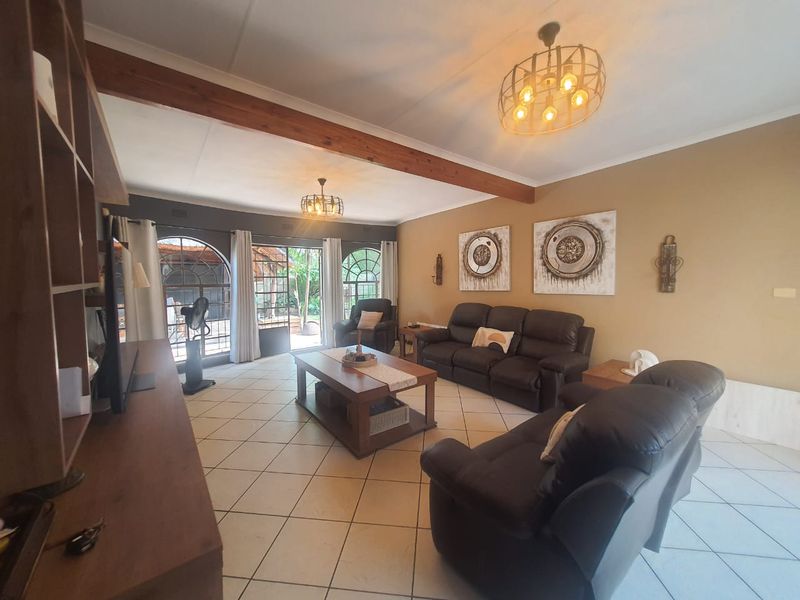 Diamond In Immaculate Condition - Photo 4