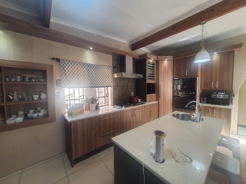 Diamond In Immaculate Condition - Photo 6