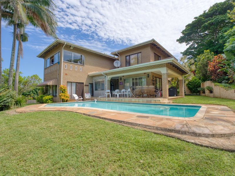 Stunning Family Home with Sea Views - Photo 2