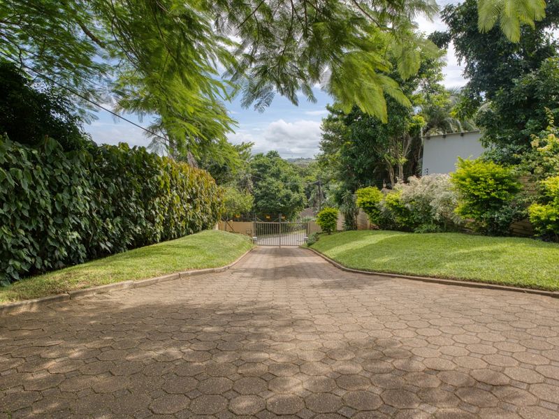 Stunning Family Home with Sea Views - Photo 8