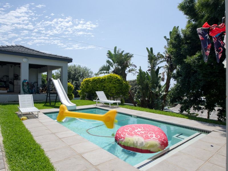 Newly renovated and just a stone's throw away from the beach - Photo 2