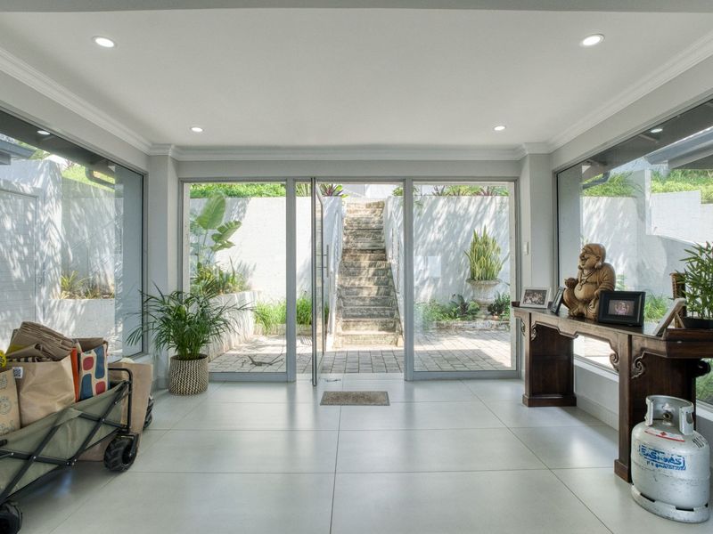 Newly renovated and just a stone's throw away from the beach - Photo 4