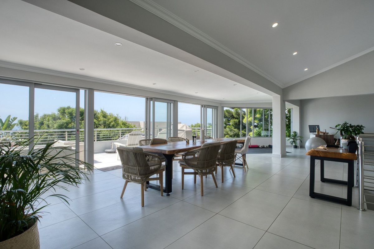 Newly renovated and just a stone's throw away from the beach - Photo 3