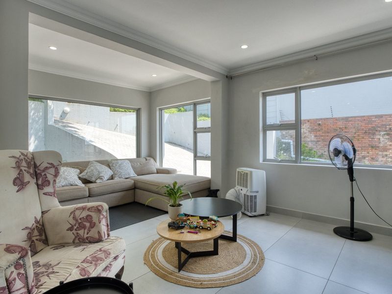 Newly renovated and just a stone's throw away from the beach - Photo 6