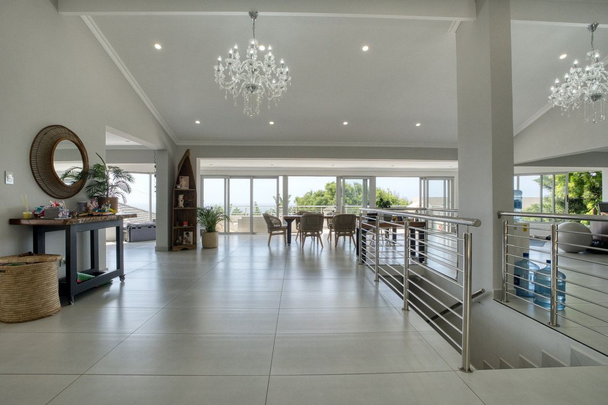 Newly renovated and just a stone's throw away from the beach - Photo 5