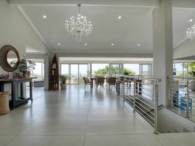 Newly renovated and just a stone's throw away from the beach - Photo 5