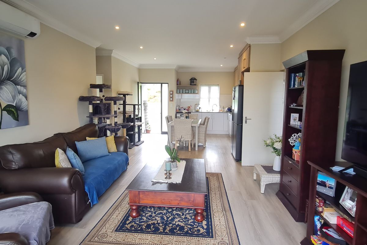 Elegant 2-Bedroom Home in Zevenwacht Lifestyle Estate – The Perfect Retirement Haven! - Photo 3