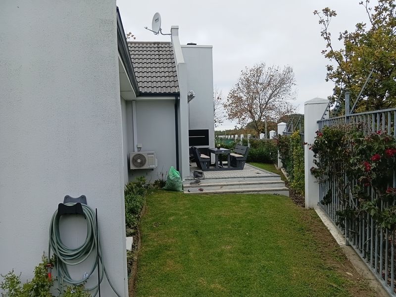 Elegant 2-Bedroom Home in Zevenwacht Lifestyle Estate – The Perfect Retirement Haven! - Photo 4
