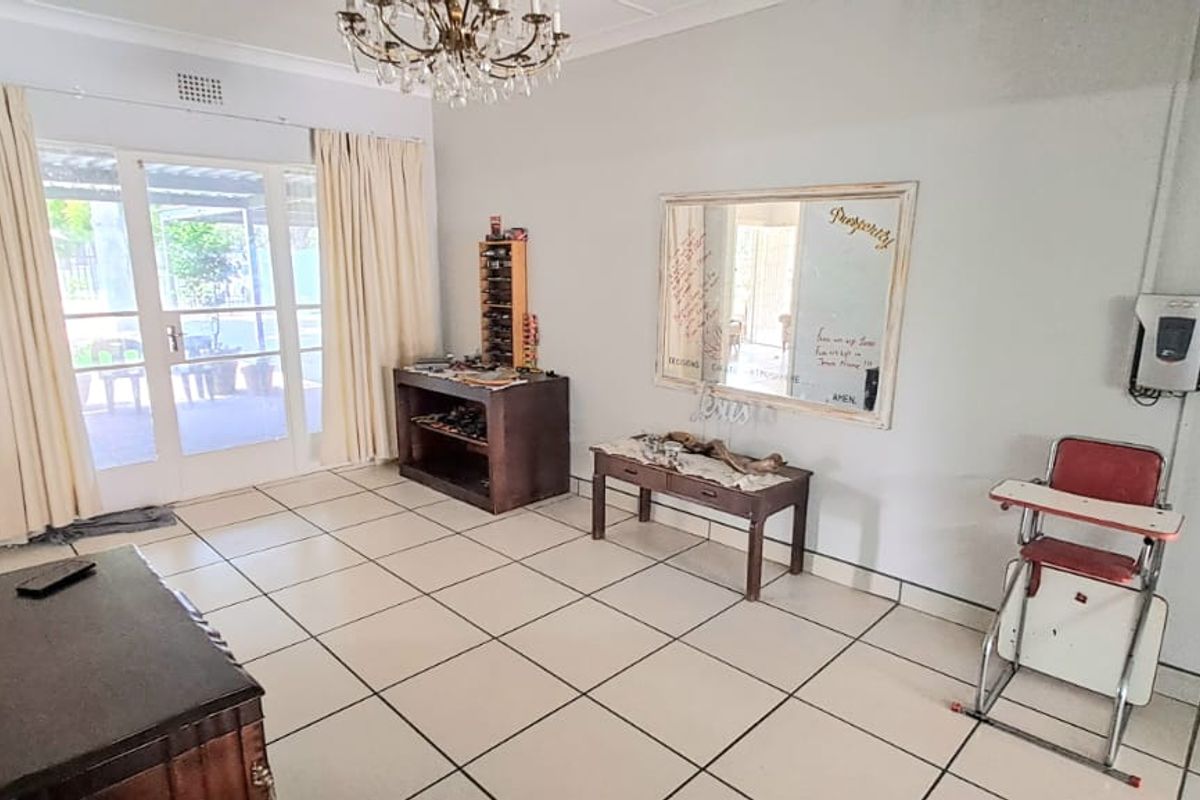LOVELY 4 BEDROOM FAMILY HOME AVAILABLE IN THREE RIVERS - Photo 5