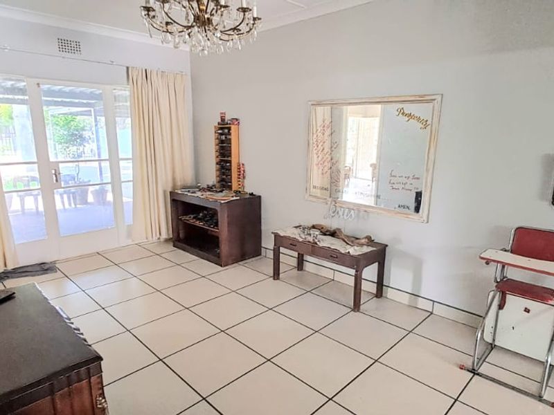 LOVELY 4 BEDROOM FAMILY HOME AVAILABLE IN THREE RIVERS - Photo 5