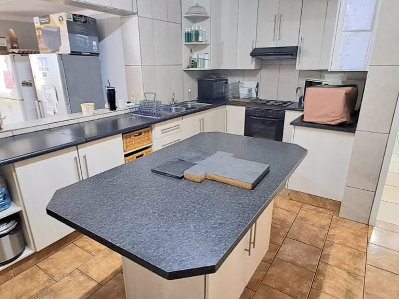 LOVELY 4 BEDROOM FAMILY HOME AVAILABLE IN THREE RIVERS - Photo 10