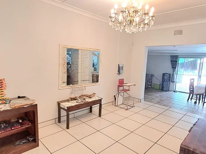 LOVELY 4 BEDROOM FAMILY HOME AVAILABLE IN THREE RIVERS - Photo 7