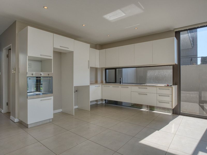 Contemporary townhouse offering stunning sea views - Photo 5