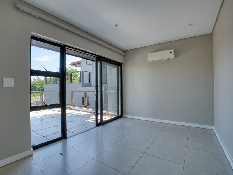 Contemporary townhouse offering stunning sea views - Photo 10