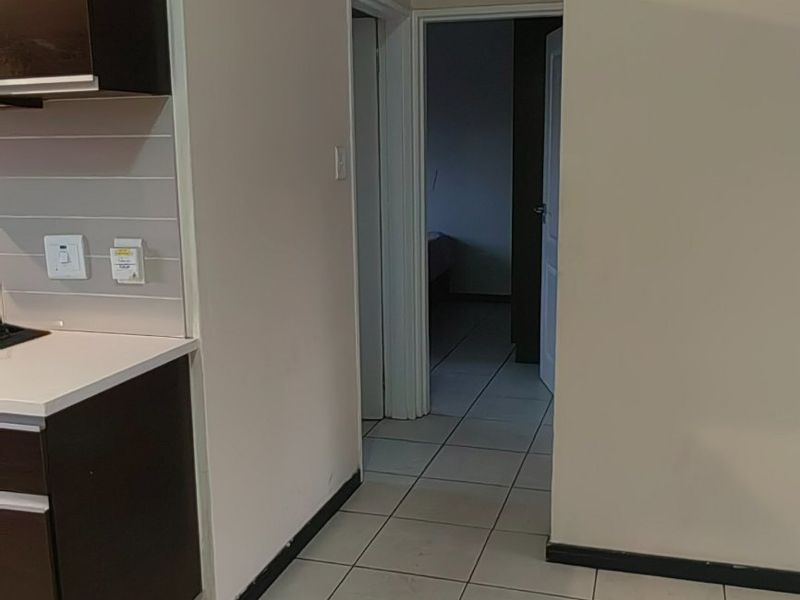 Charming Two Bedroom Property in Gleneagles - Johannesburg South - Photo 8