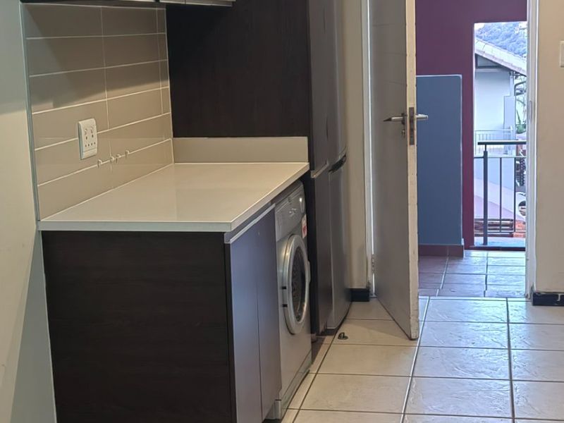 Charming Two Bedroom Property in Gleneagles - Johannesburg South - Photo 7