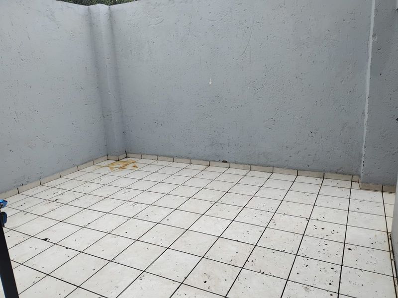 Charming 3-Bedroom Townhouse in Bergsig - A Perfect Blend of Comfort and Convenience - Photo 5