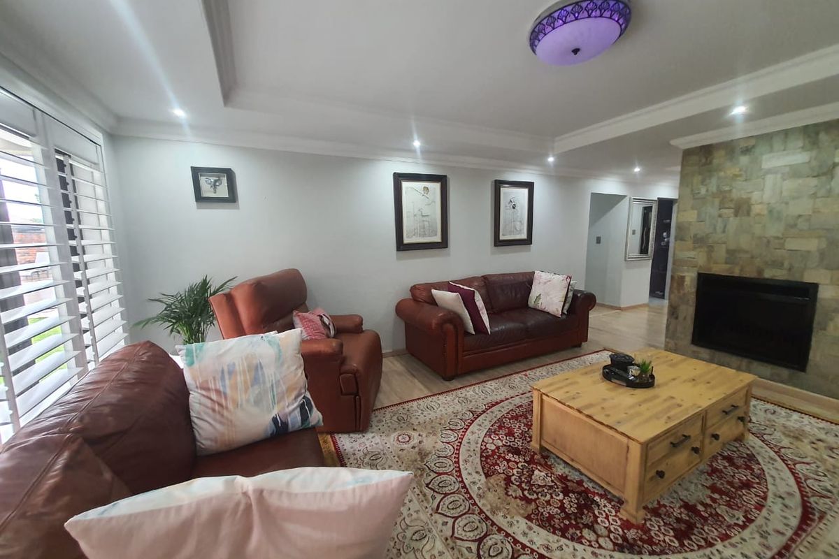 Modern And Beautifully Designed Property . - Photo 4