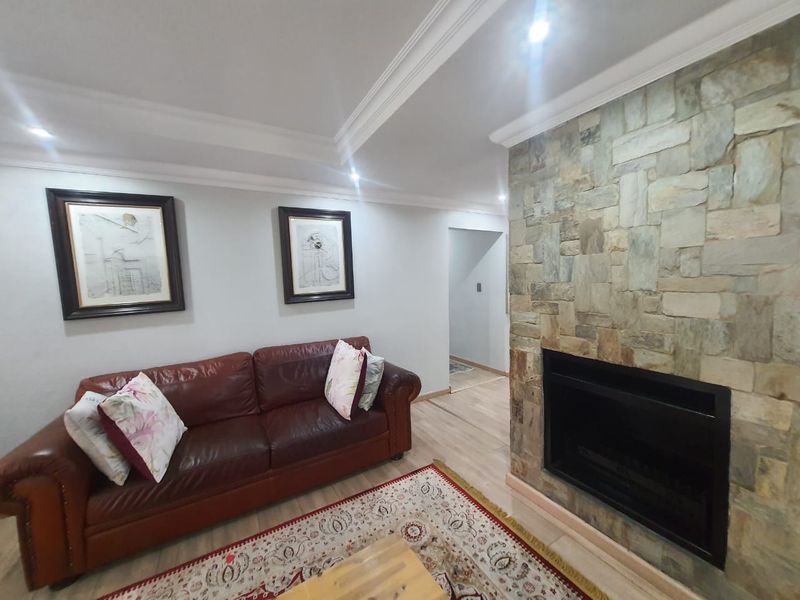 Modern And Beautifully Designed Property . - Photo 5