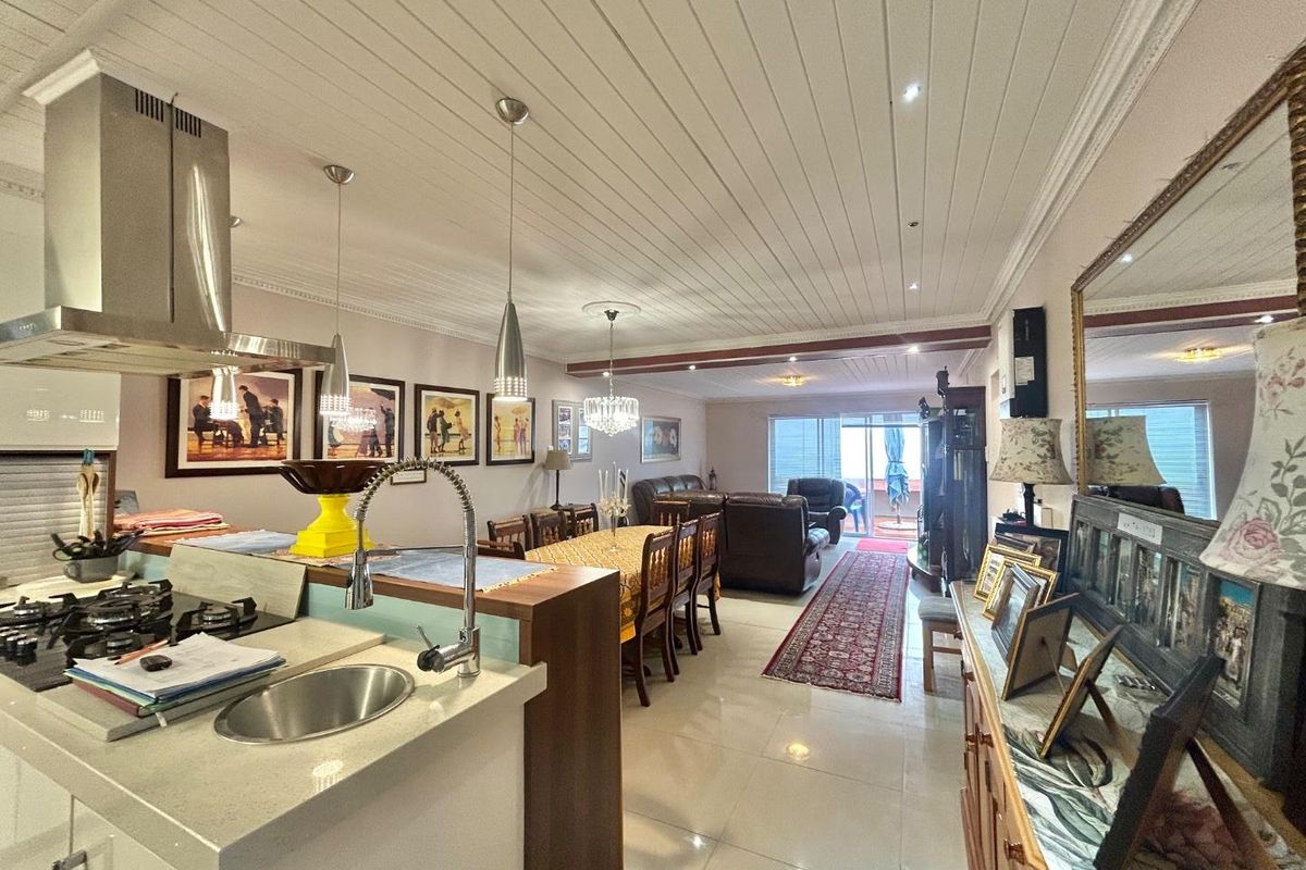 Beachfront apartment in Jeffreys Bay - Photo 3