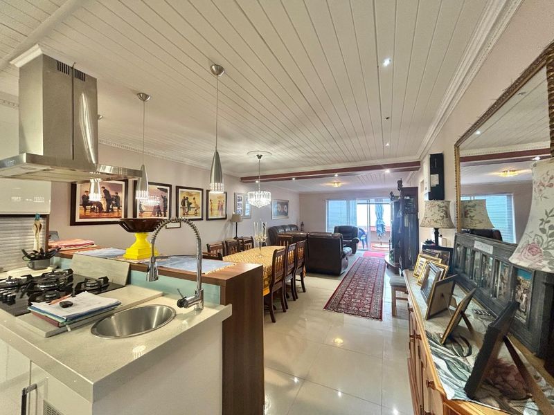 Beachfront apartment in Jeffreys Bay - Photo 3