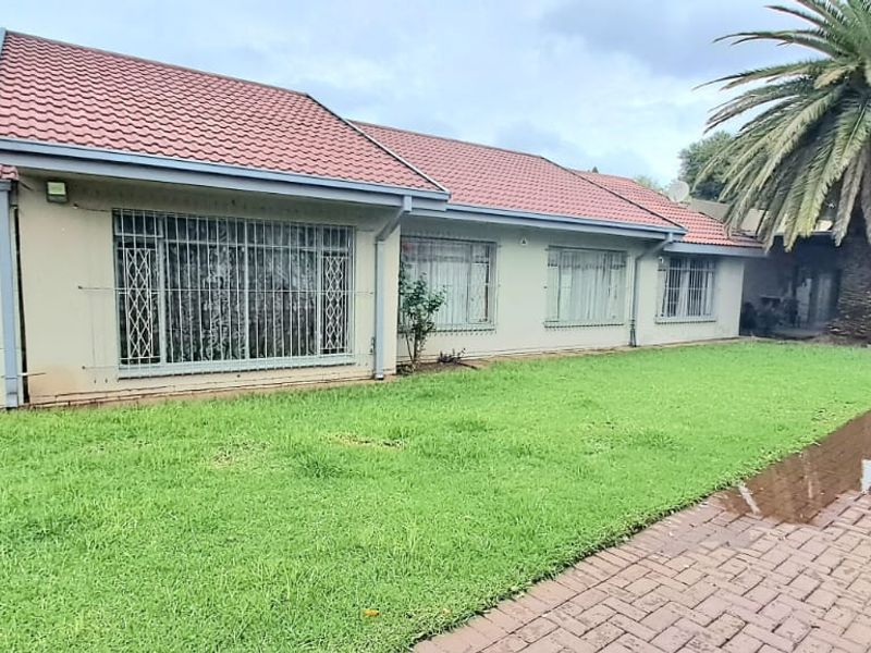 GREAT FAMILY HOME WITH 2 BEDROOM FLAT AVAILABLE IN ARCONPARK - Photo 7