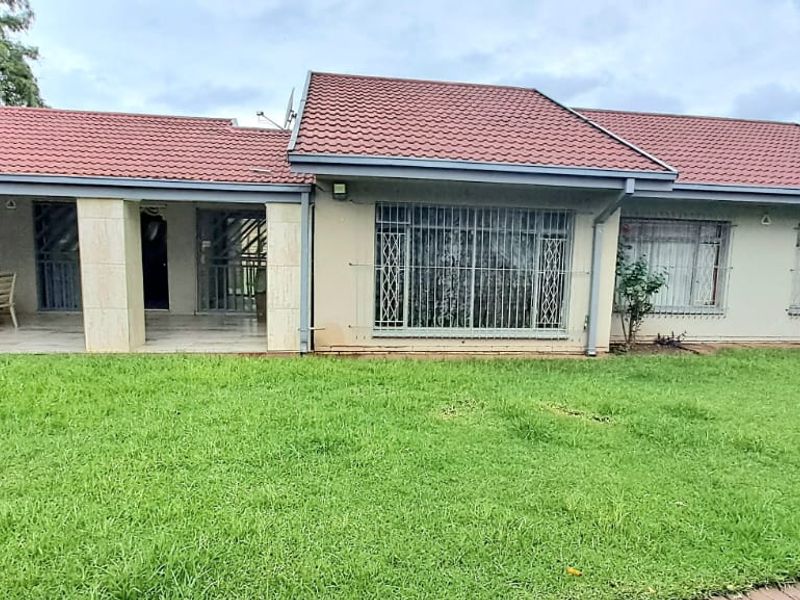 GREAT FAMILY HOME WITH 2 BEDROOM FLAT AVAILABLE IN ARCONPARK - Photo 5