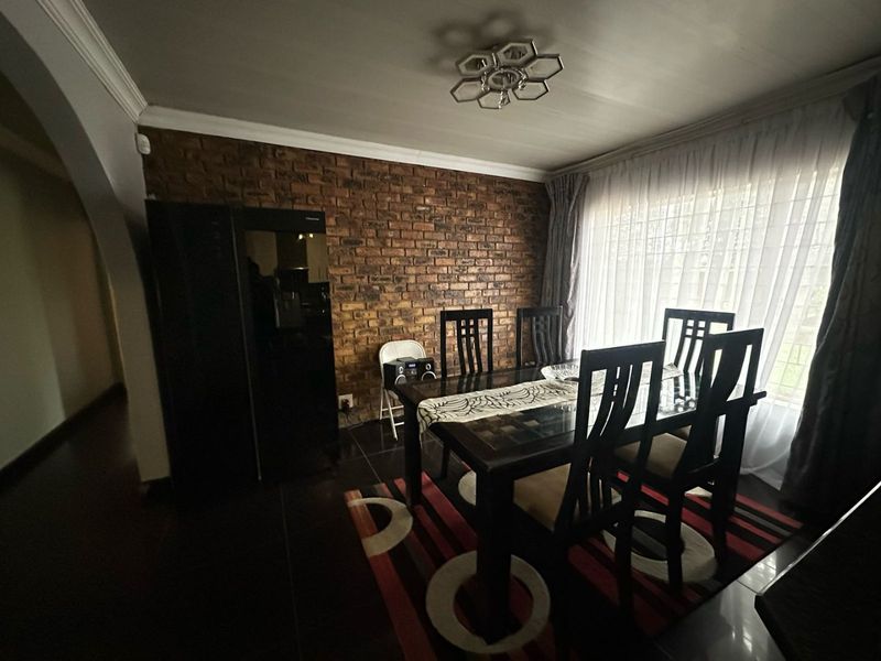 House For Sale In Vereeniging - Photo 5