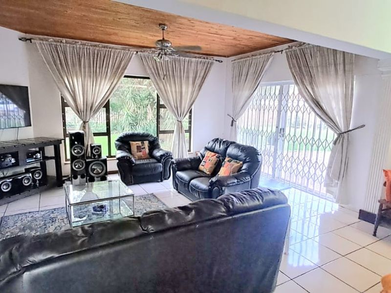 Discover Your Dream Home! - Photo 7