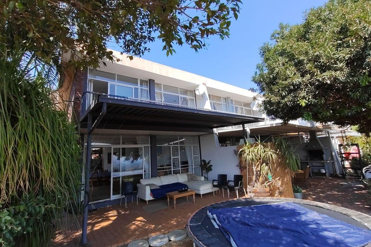 Breathtaking views 3 Bedroom Duplex - Photo 2