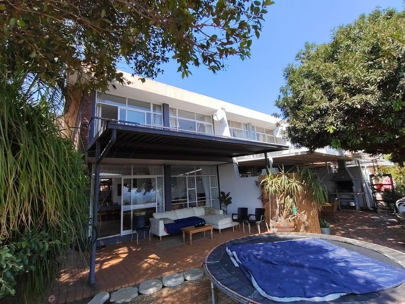 Breathtaking views 3 Bedroom Duplex - Photo 2