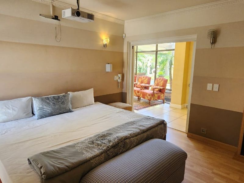 Gorgeous Tuscany style property on the banks of the Vaal river - Photo 7