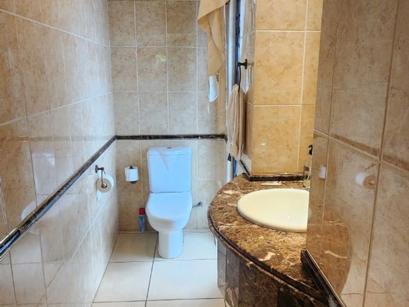 Gorgeous Tuscany style property on the banks of the Vaal river - Photo 8