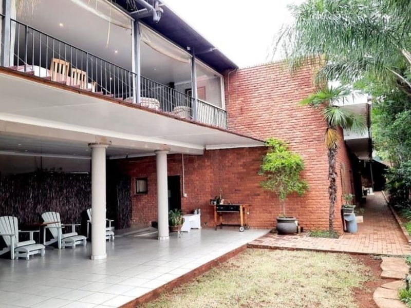 RUNNING BUSINESS - 22 Bedroom Exclusive 3-star Guest Lodge with Conference facilities, Indoor pool - Photo 3