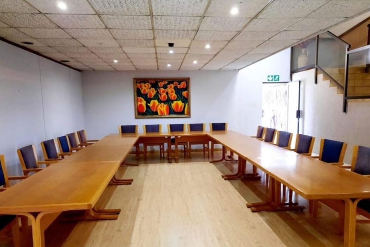 RUNNING BUSINESS - 22 Bedroom Exclusive 3-star Guest Lodge with Conference facilities, Indoor pool - Photo 2