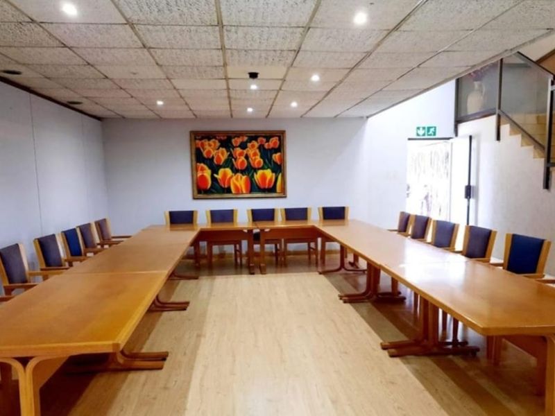 RUNNING BUSINESS - 22 Bedroom Exclusive 3-star Guest Lodge with Conference facilities, Indoor pool - Photo 2