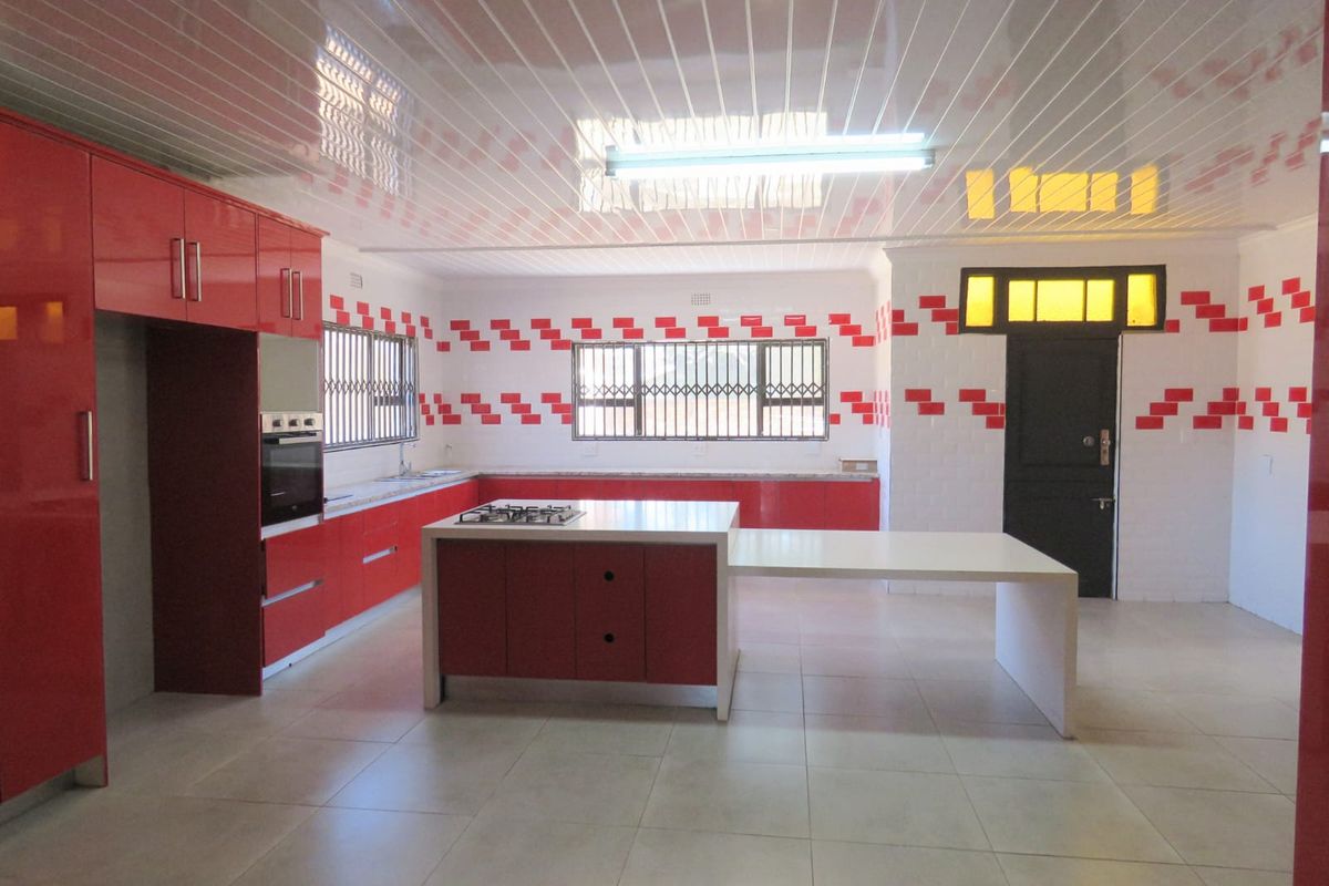 Welcome to this incredible seven-bedroom, four-bathroom home, perfectly renovated for the ultimate - Photo 3