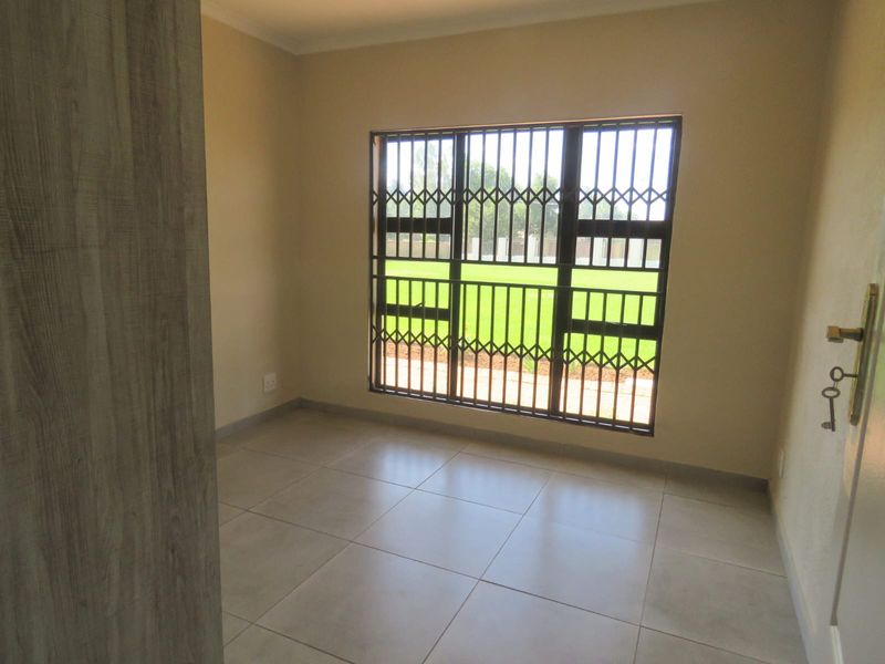 Welcome to this incredible seven-bedroom, four-bathroom home, perfectly renovated for the ultimate - Photo 10