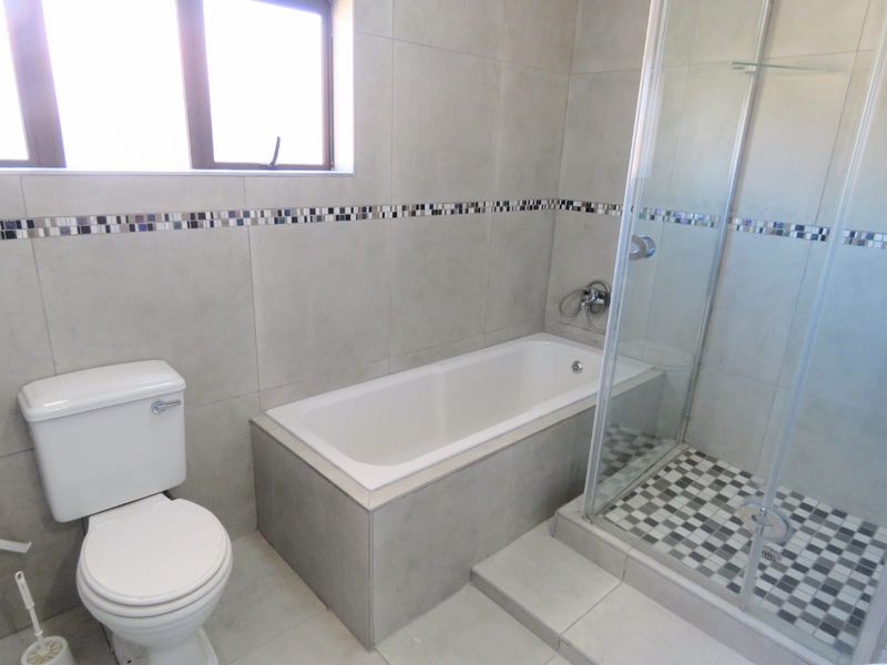 Welcome to this incredible seven-bedroom, four-bathroom home, perfectly renovated for the ultimate - Photo 9