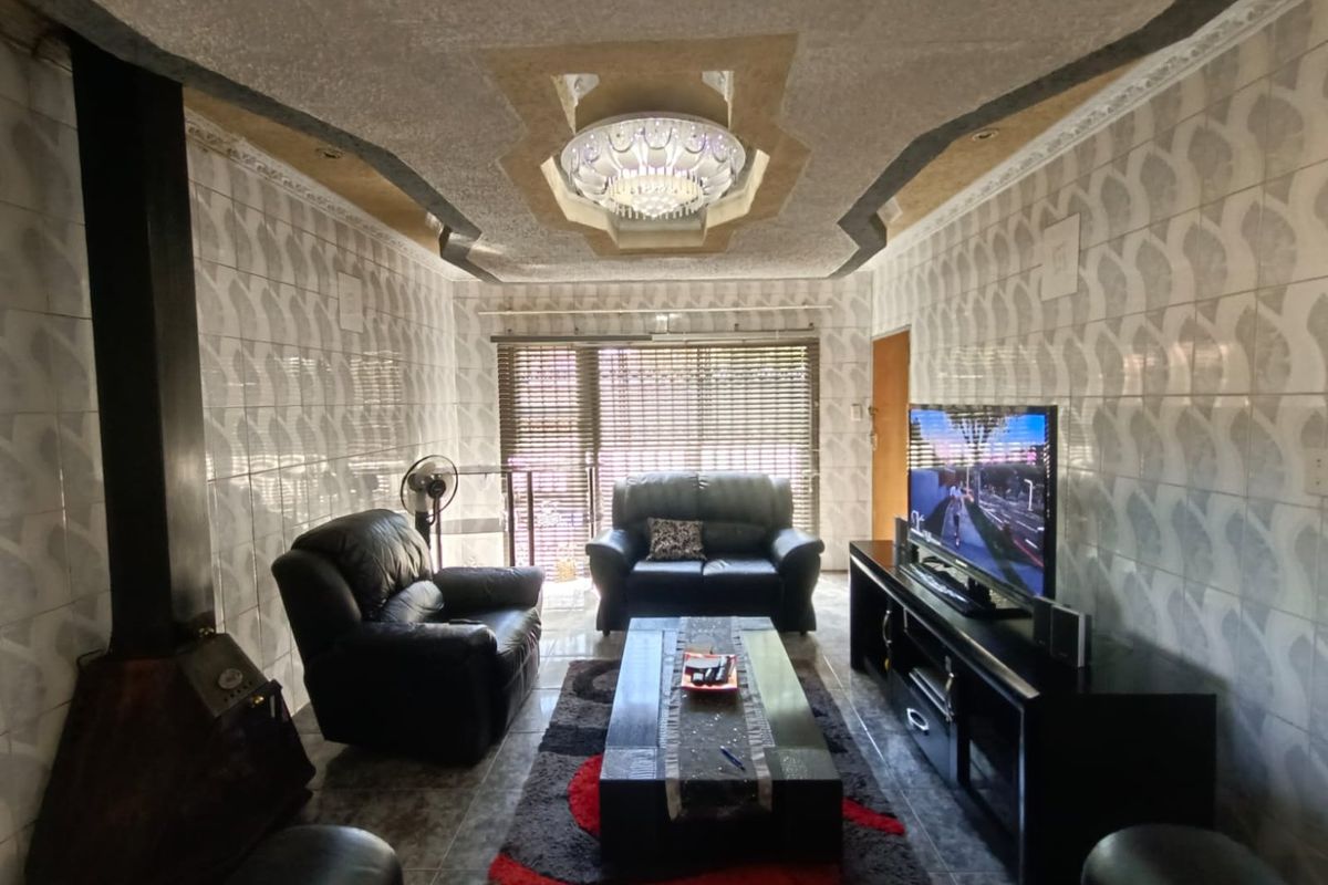 !Potential Investment For Beginners or New Couple Buying For the First Time! - Photo 2