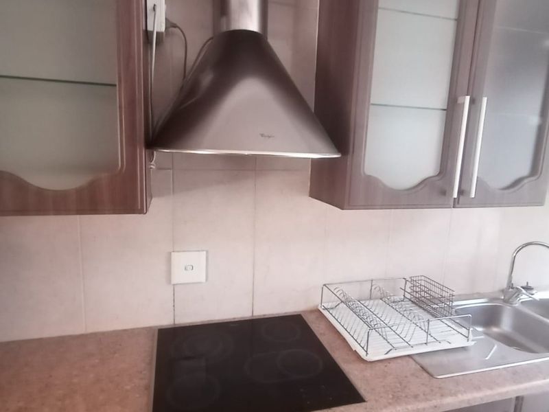 Modern duplex townhouse for sale in Sasolburg close to shopping centers - Photo 3