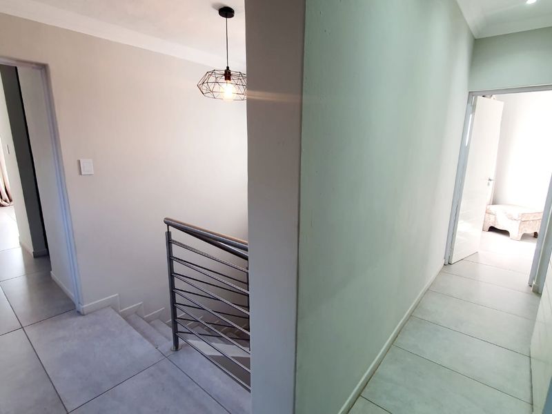 Modern Luxury Freestanding House for Sale in Magalieskruin - Photo 10