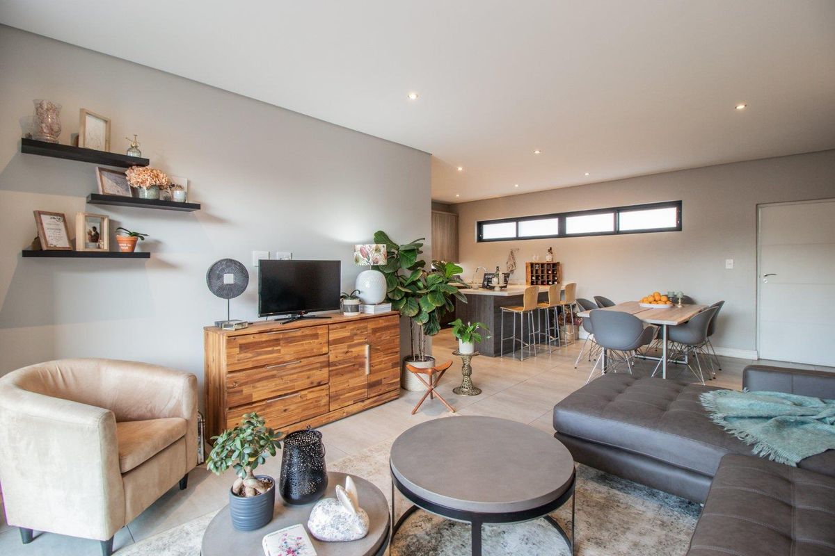 Apartment for Sale in Menlo Park - Photo 5