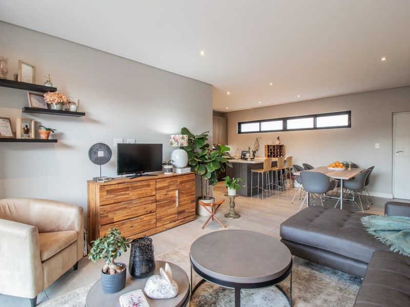 Apartment for Sale in Menlo Park - Photo 5